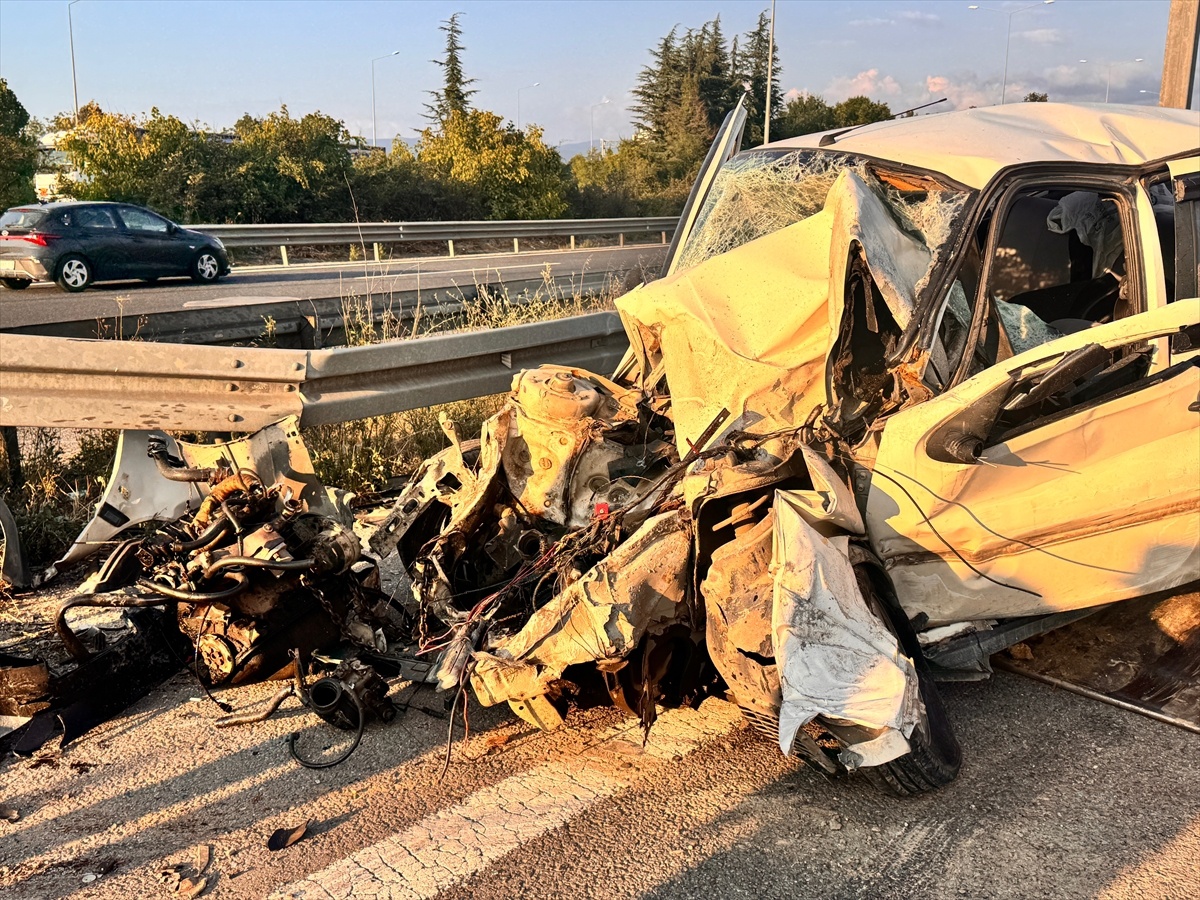 Düzce\'de Trafik Kazası: 3 Yaralı