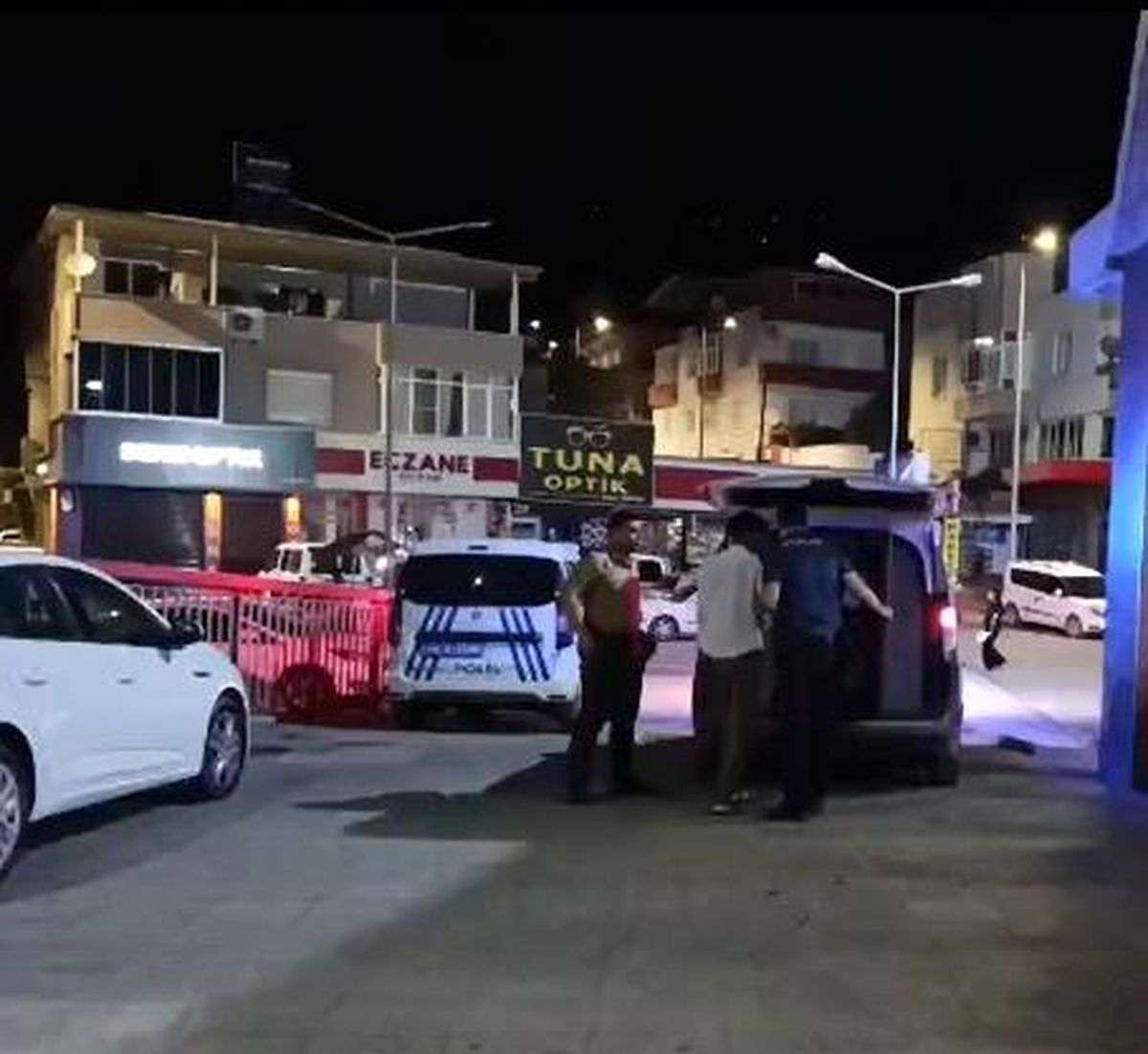 Babasını darp eden madde bağımlısı kardeşi tarafından bıçaklandı