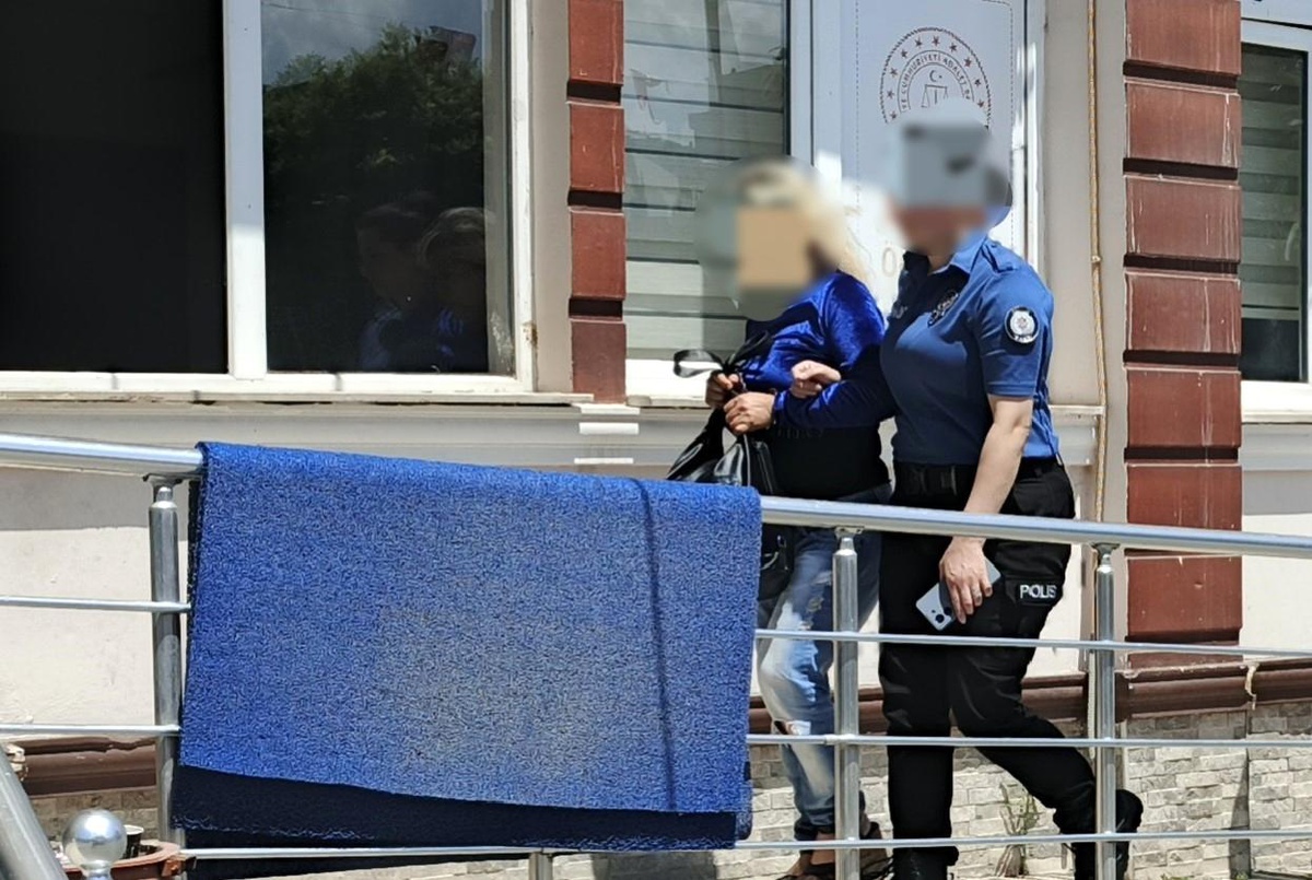 Bafra\'da Pencereden Düşen Genç Kadın Hayatını Kaybetti