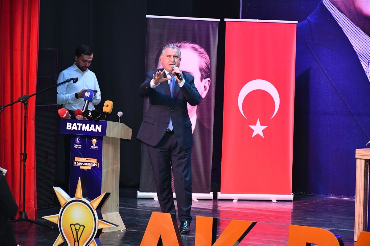 Bakan Bak: \'Batman\'ı ve Türkiye\'yi Büyüteceğiz\'