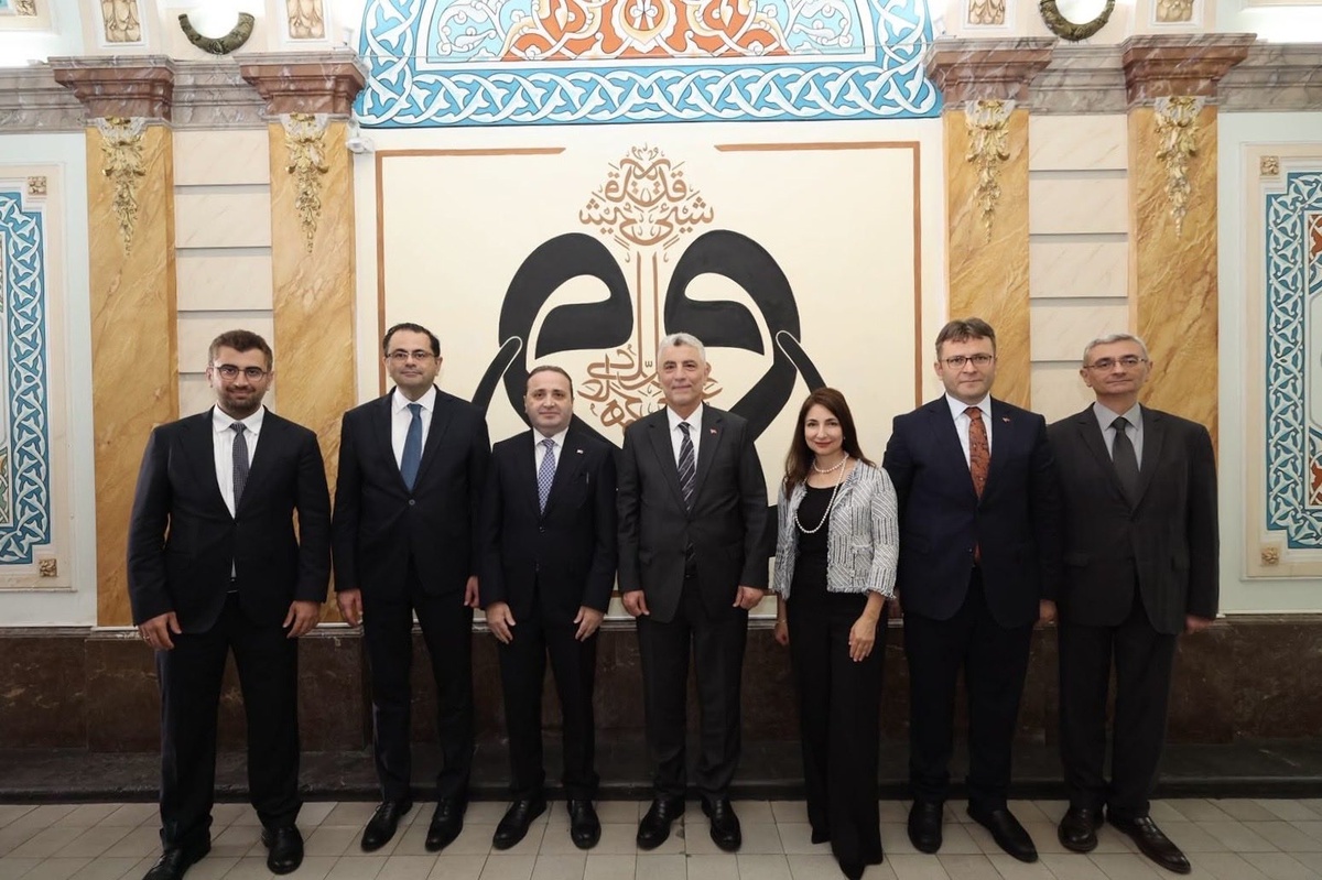 Bakan Bolat, Brüksel\'de Diyanet Vakfı\'nı Ziyaret Etti