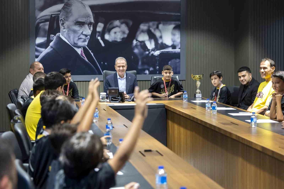 Başkan Seçer: "Amacımız \'basketbol şehri\' hüviyetini Mersin\'e tekrar kazandırmak"