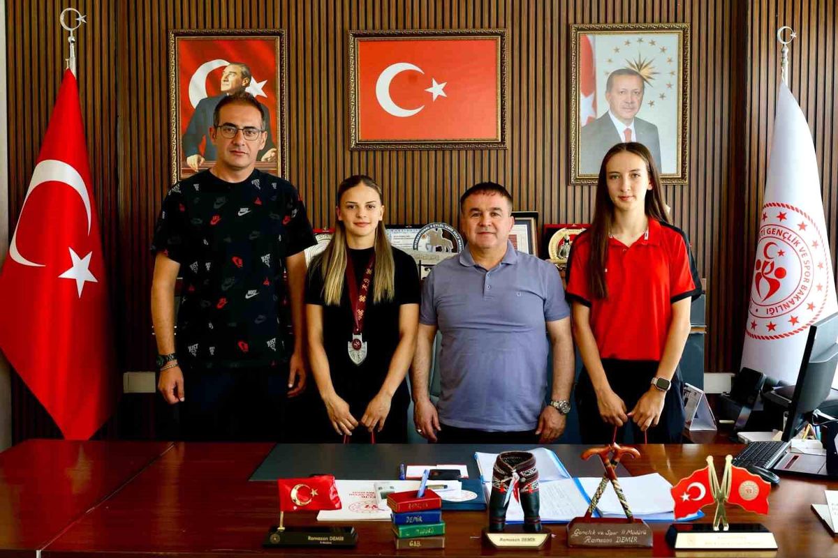 Bilecikli Atletlerden Çifte Başarı