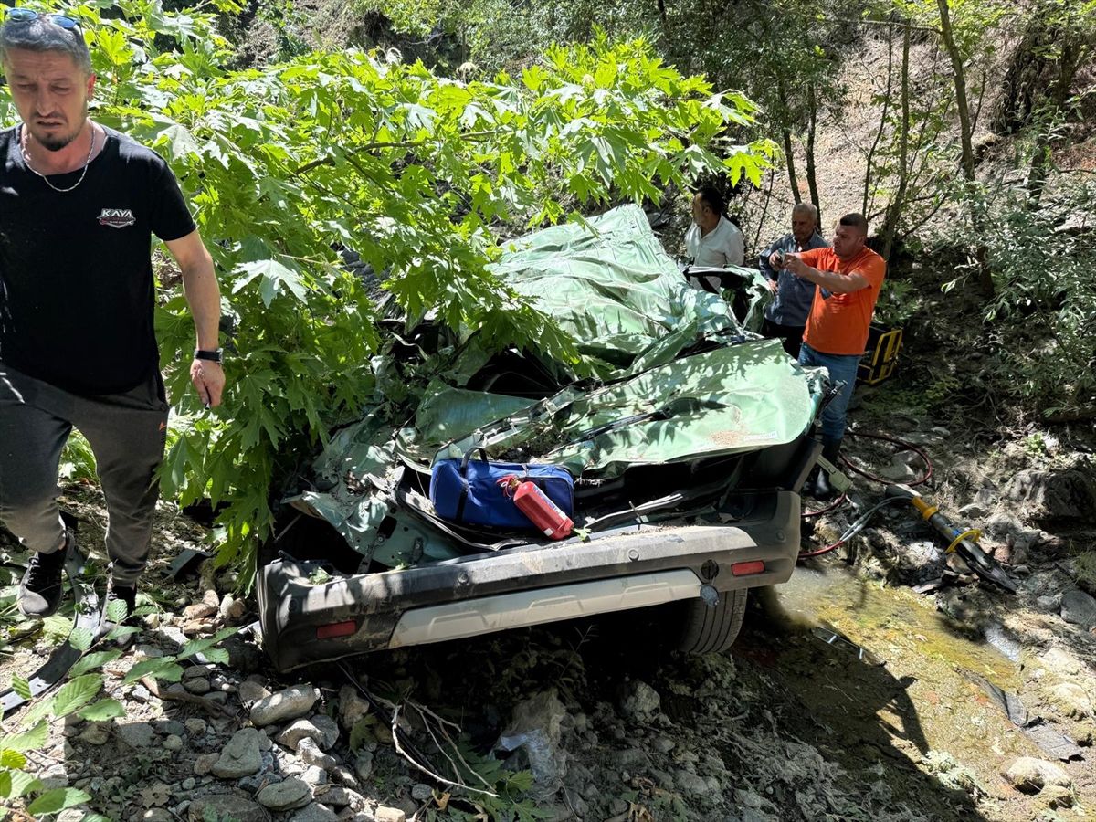 Çanakkale\'de Trafik Kazası: 2 Ölü
