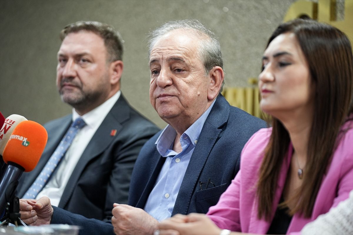CHP\'de Yönetim Süreci Devam Ediyor