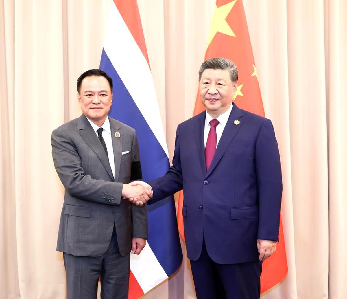 Xi Jinping\'den Tayland\'a Destek