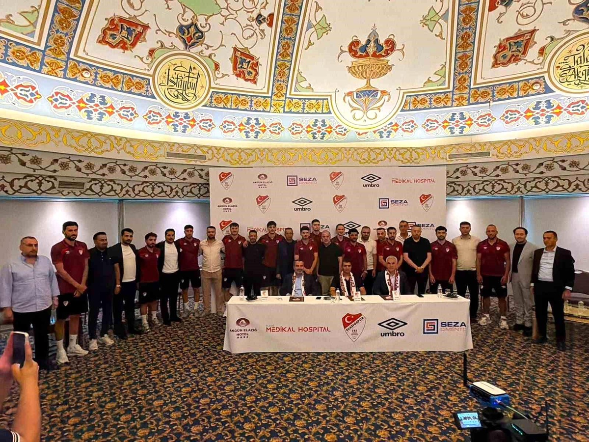 Elazığspor\'da imza töreni düzenlendi