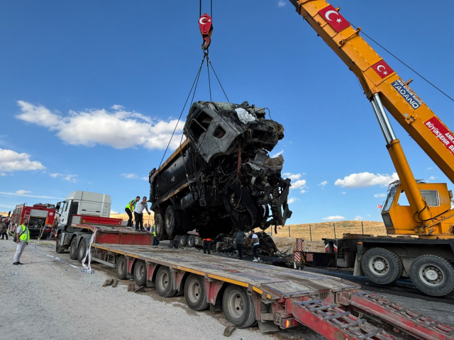 Ankara Büyükşehir Belediyesi'ne ait kamyondaki arıza facia yarattı: 2 işçi hayatını kaybetti