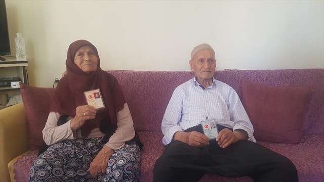 Biri 103 diğeri 100 yaşında! Uzun ömrün sırrı bu 3 besinde saklı