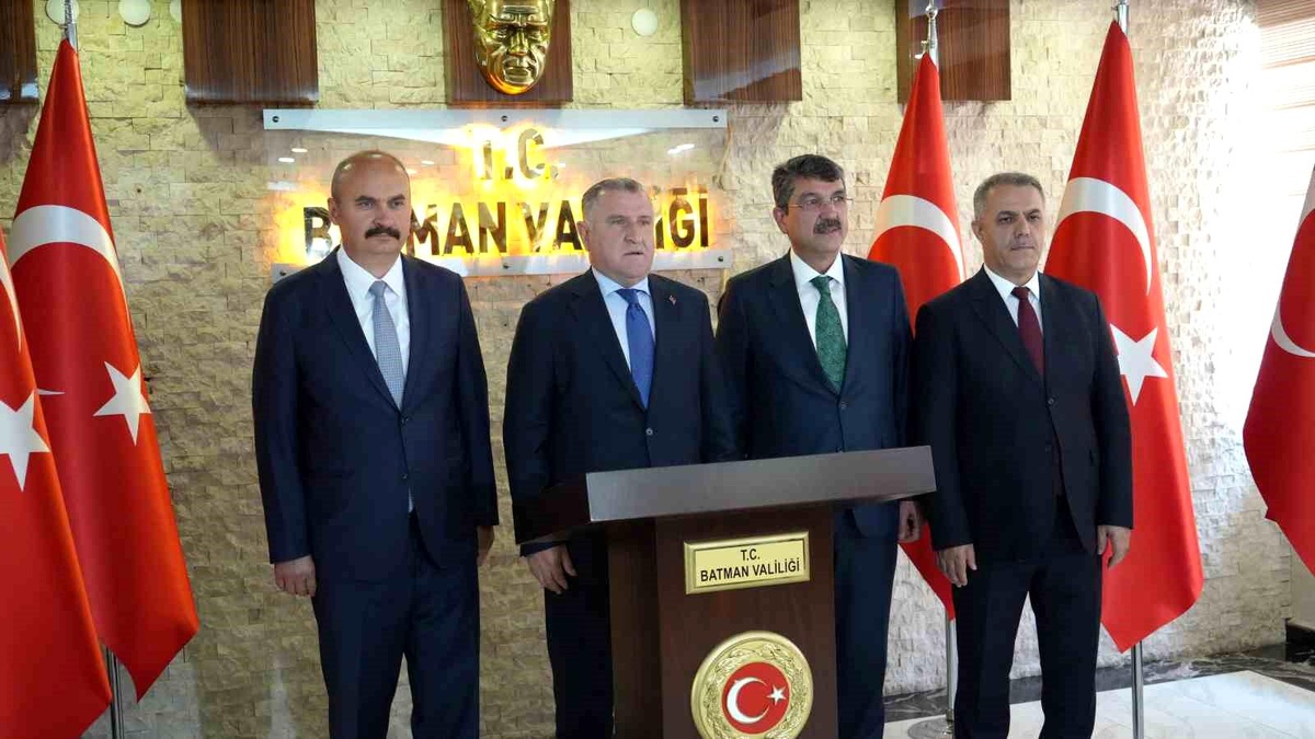 Bakan Bak Batman\'da İncelemelerde Bulundu