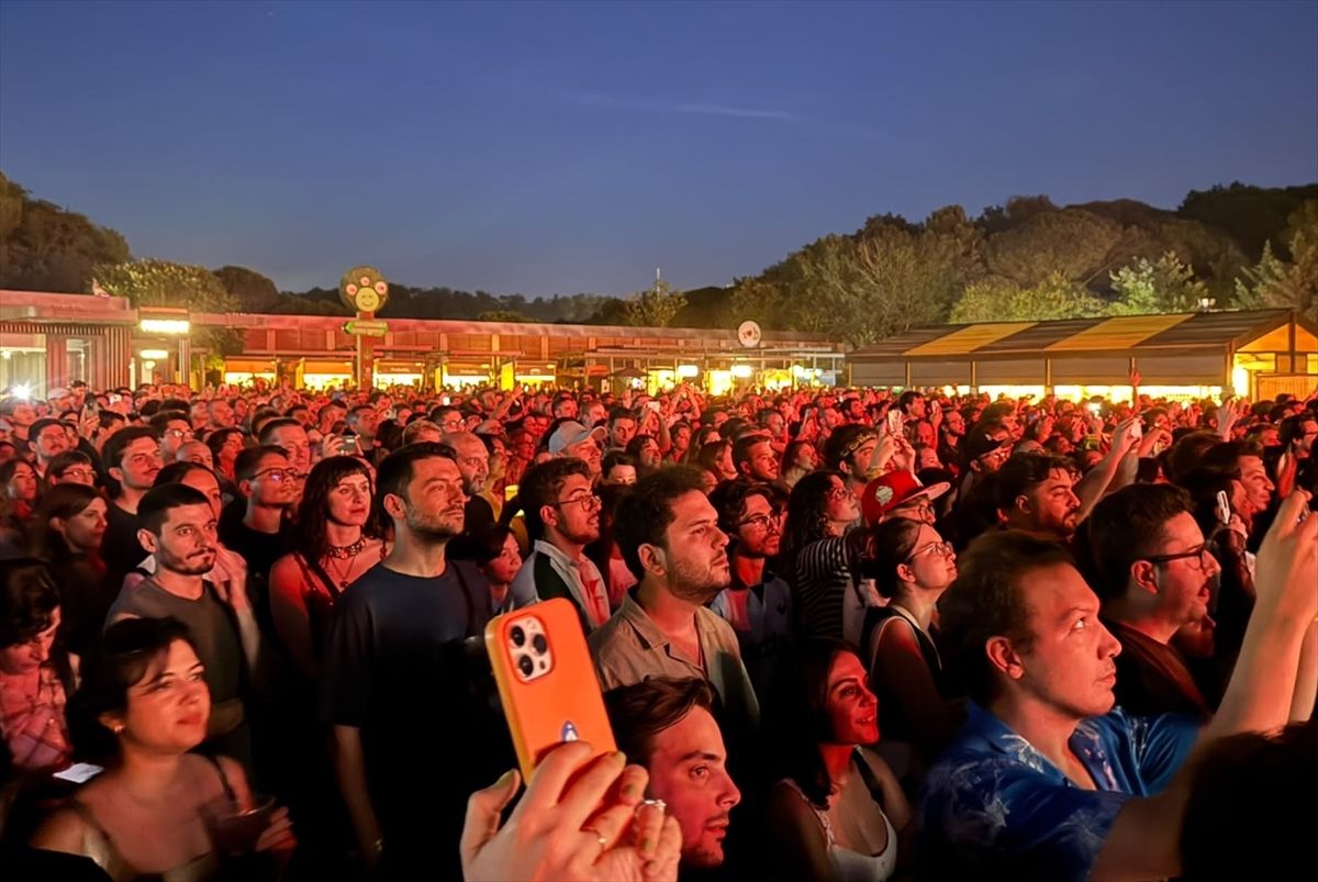 Gorillaz İstanbul\'da Konser Verdi