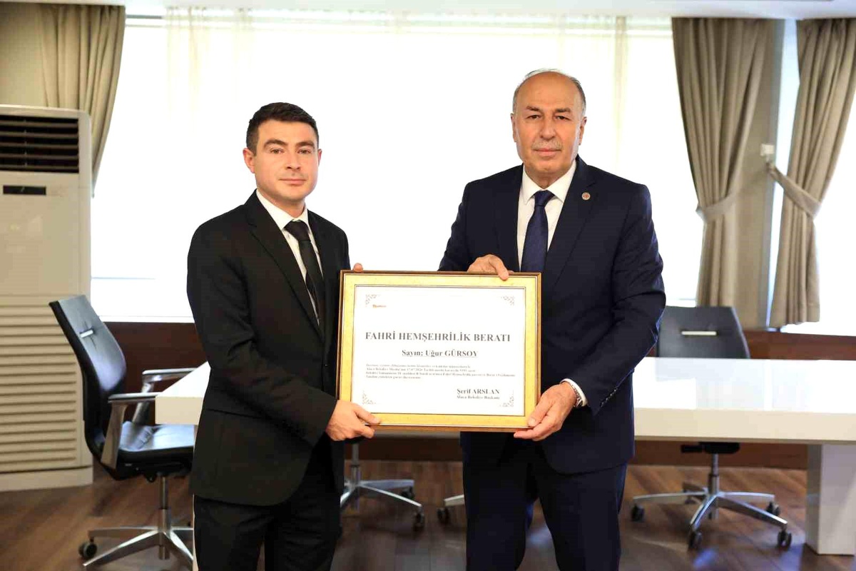 İlçe Jandarma Komutanına fahri hemşehrilik beratı