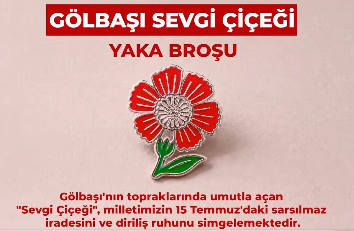 Sevgi çiçeğinden ilhamla 15 Temmuz rozeti