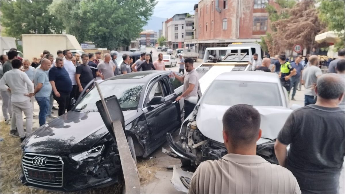 İnegöl\'de Ehliyetsiz Sürücü Kazaya Neden Oldu