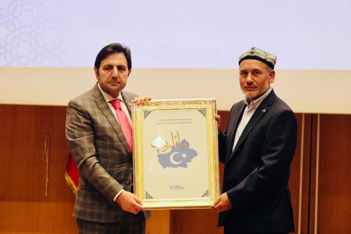 Dünya Doğu Türkistanlılar Buluşması Yapıldı