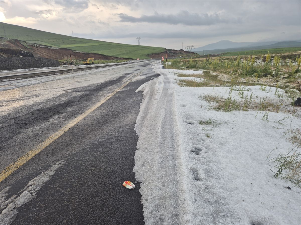 Kars\'ta sağanak ve dolu etkili oldu