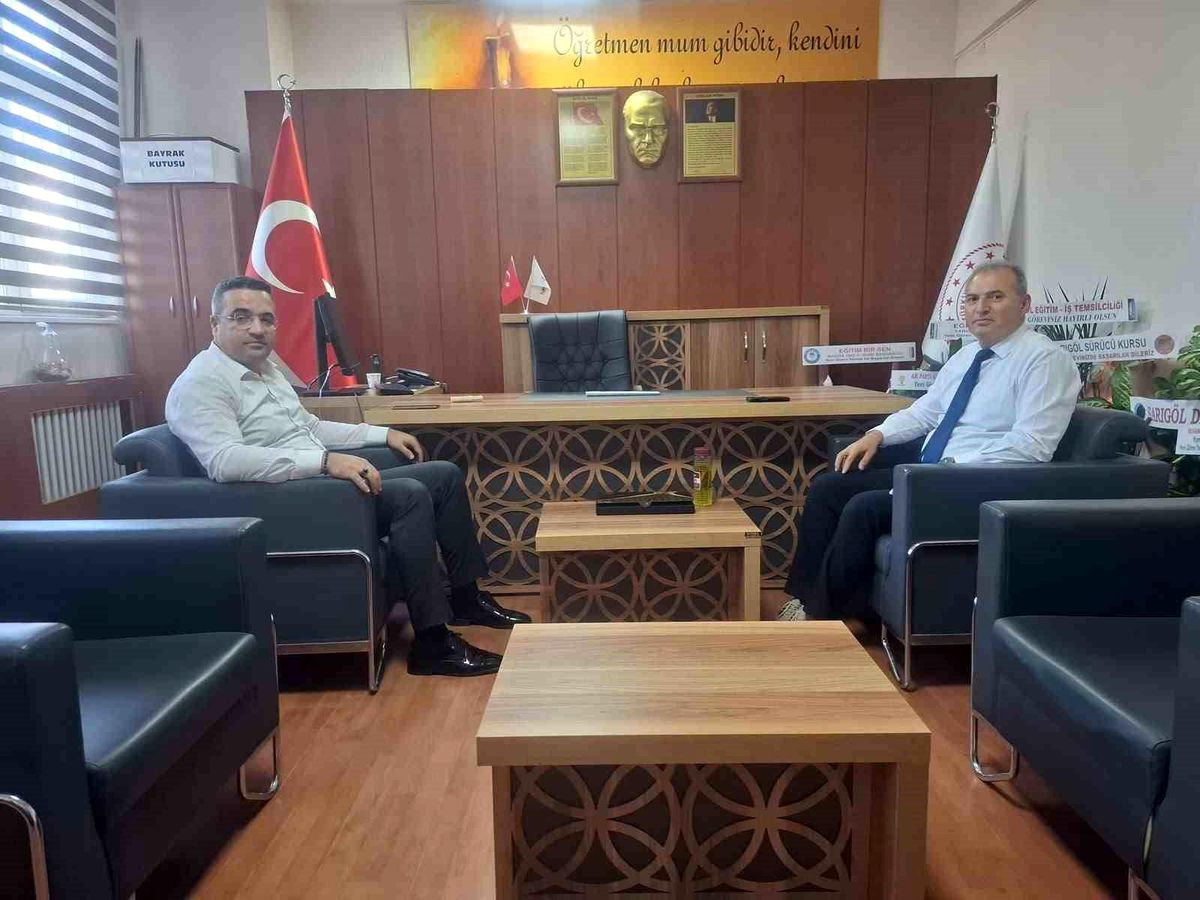 Kaymakam Dalak\'tan Eğitim Müdürü Demirtaş\'a Ziyaret
