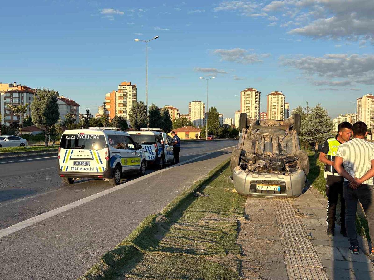 Kayseri\'de Takla Atan Araçta 1 Yaralı