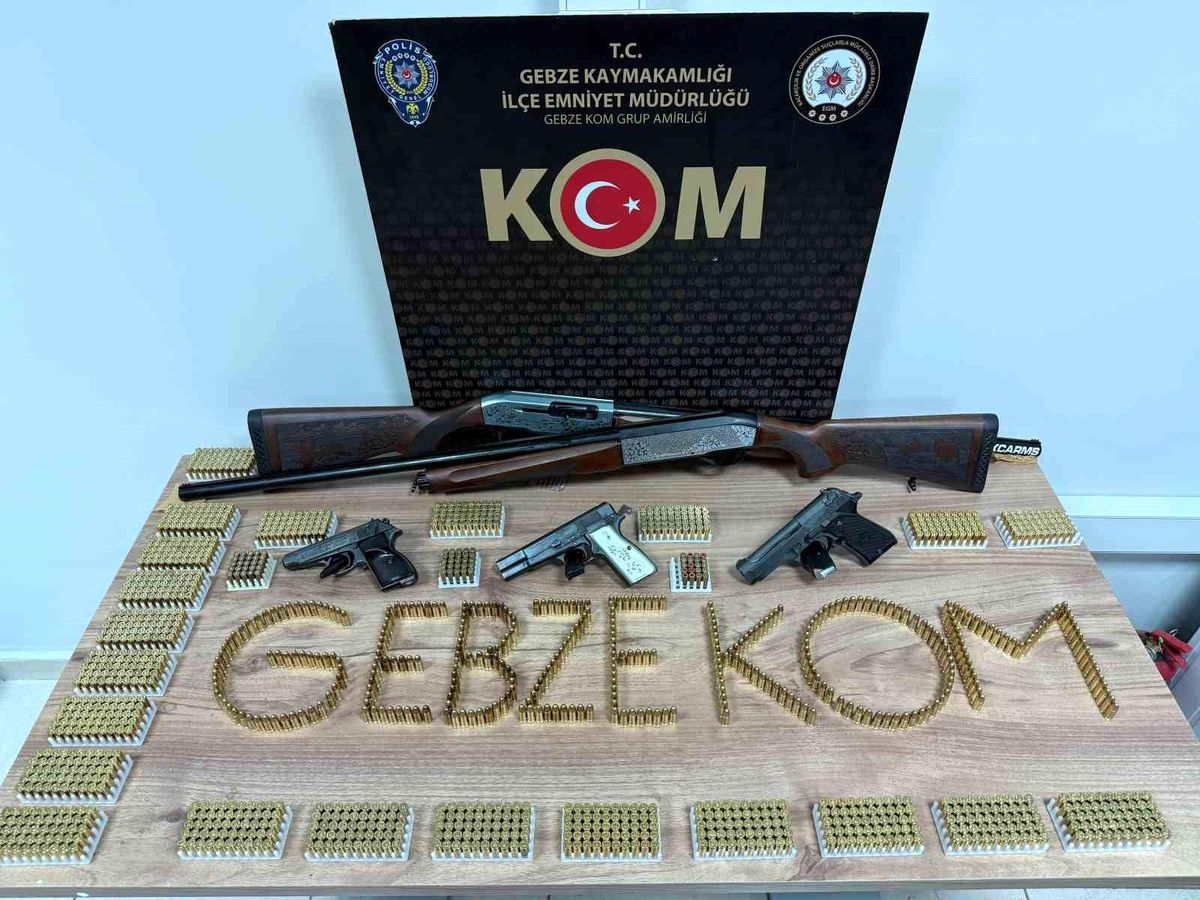 Darıca\'da Silah Kaçakçılığı Operasyonu