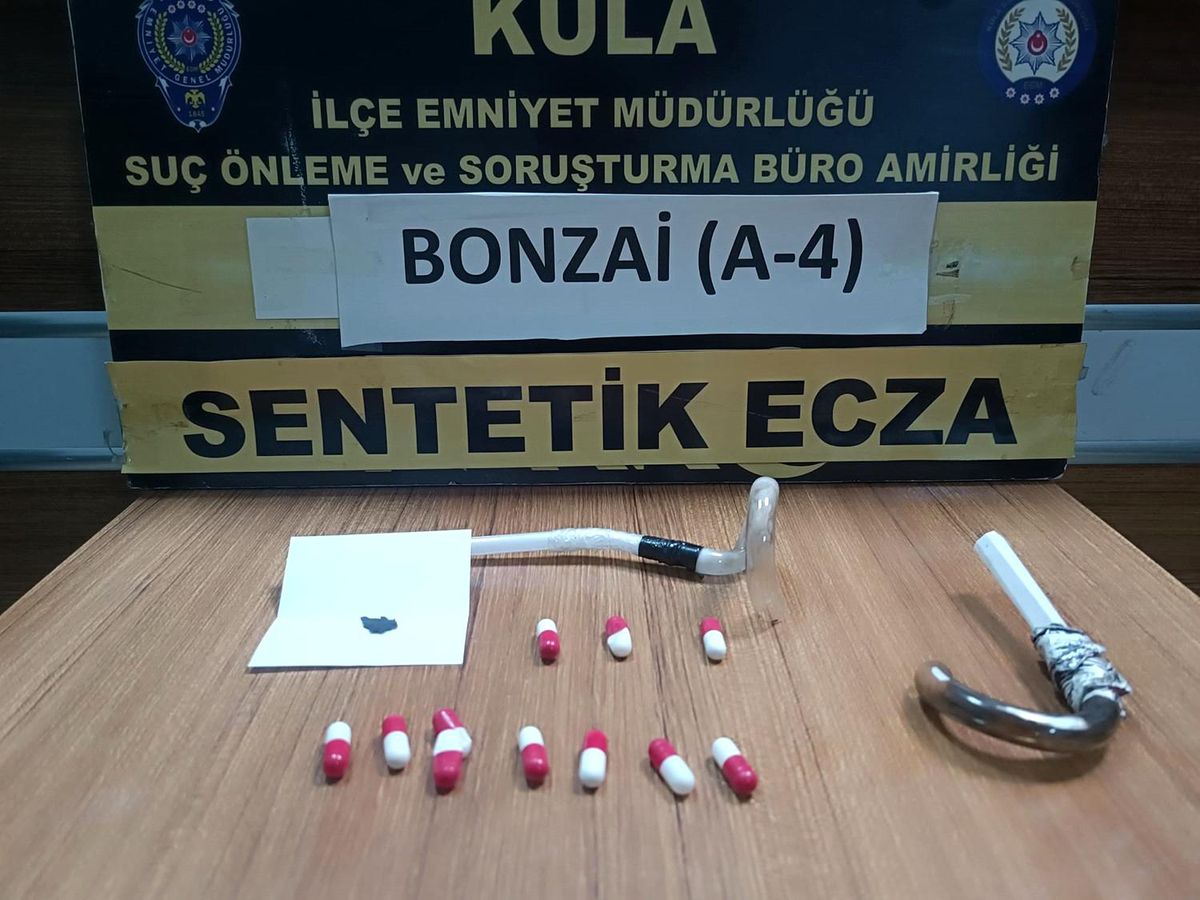 Kula\'da Uyuşturucu Operasyonu: 18 Gözaltı