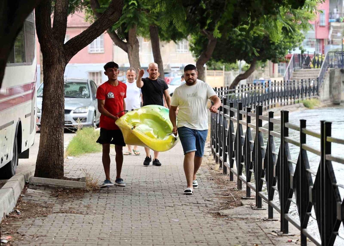 Adana\'da Kanallarda Cankurtaran Nöbeti