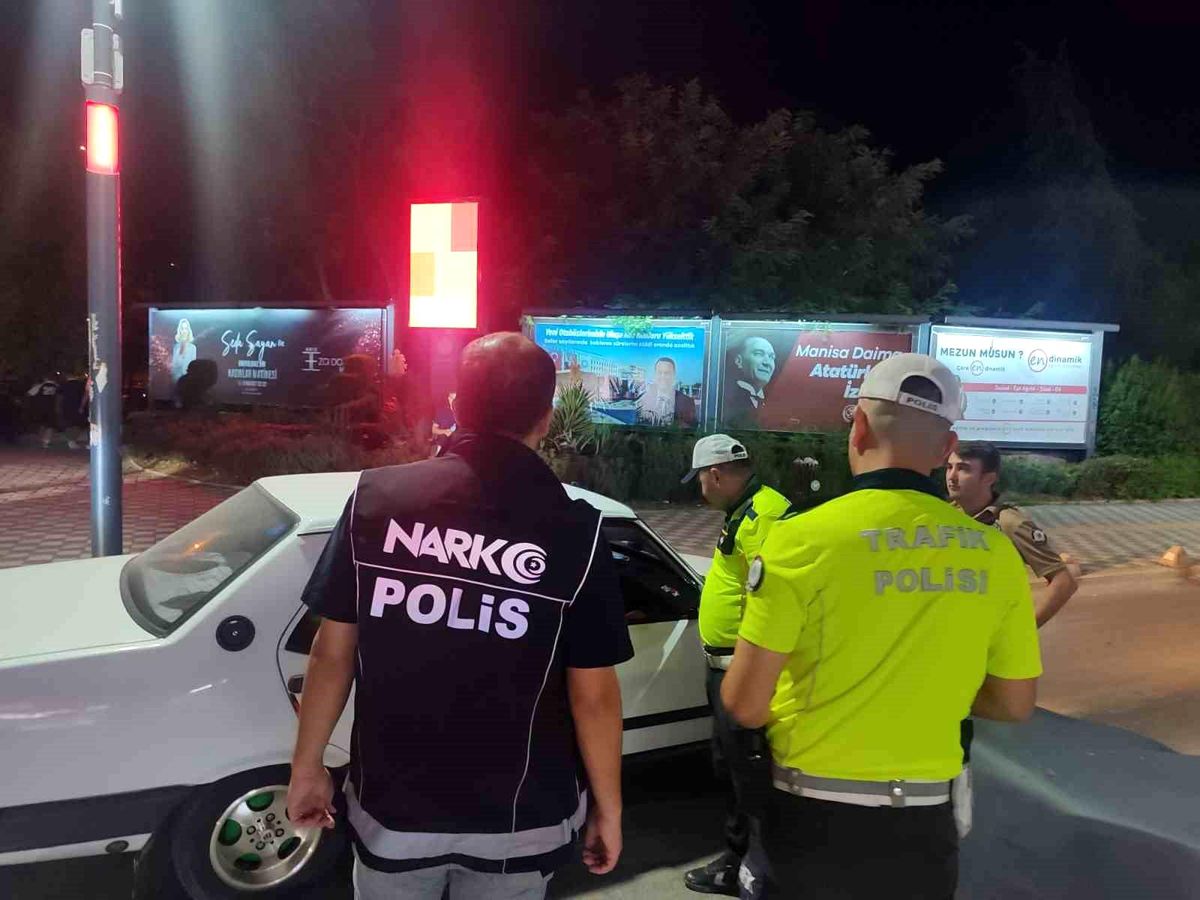 Manisa\'da Narkotik Operasyonu: 15.956 İçimlik Uyuşturucu Ele Geçirildi