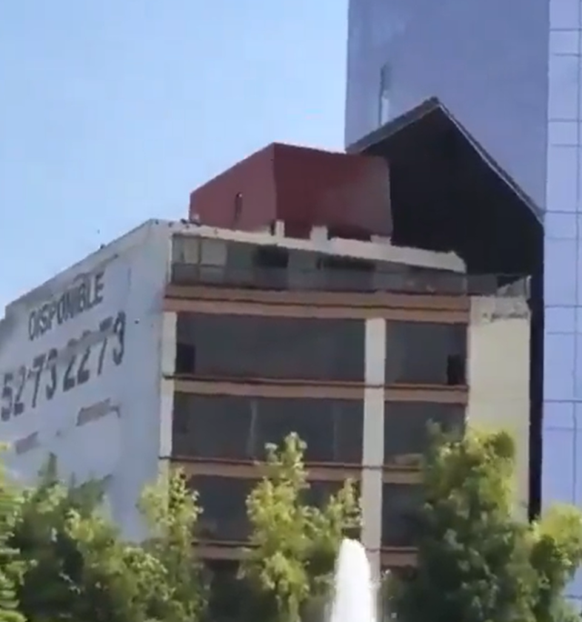 Meksika depreminin görüntüleri ortaya çıktı: Binalar beşik gibi sallandı, yollar çöktü