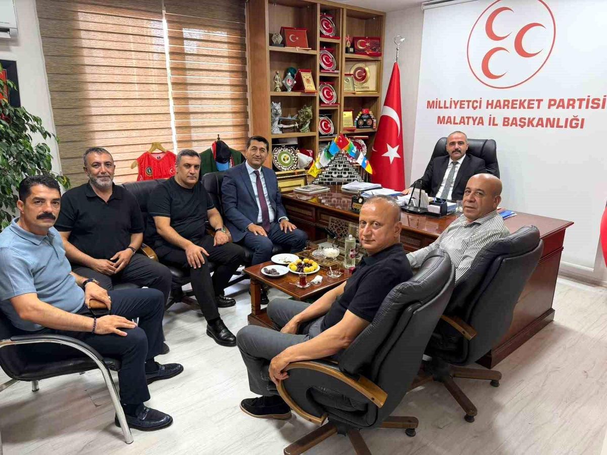 Mahmut Boyraz\'dan MHP Ziyareti