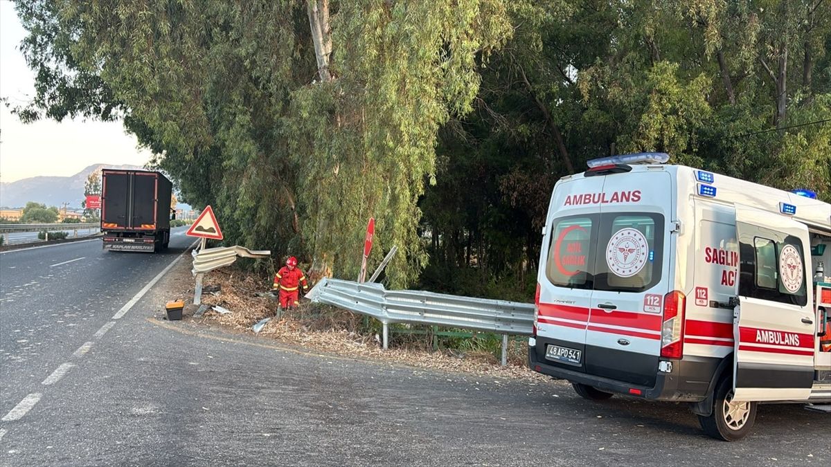 Ula\'da Otomobil Devrildi, Sürücü Hayatını Kaybetti