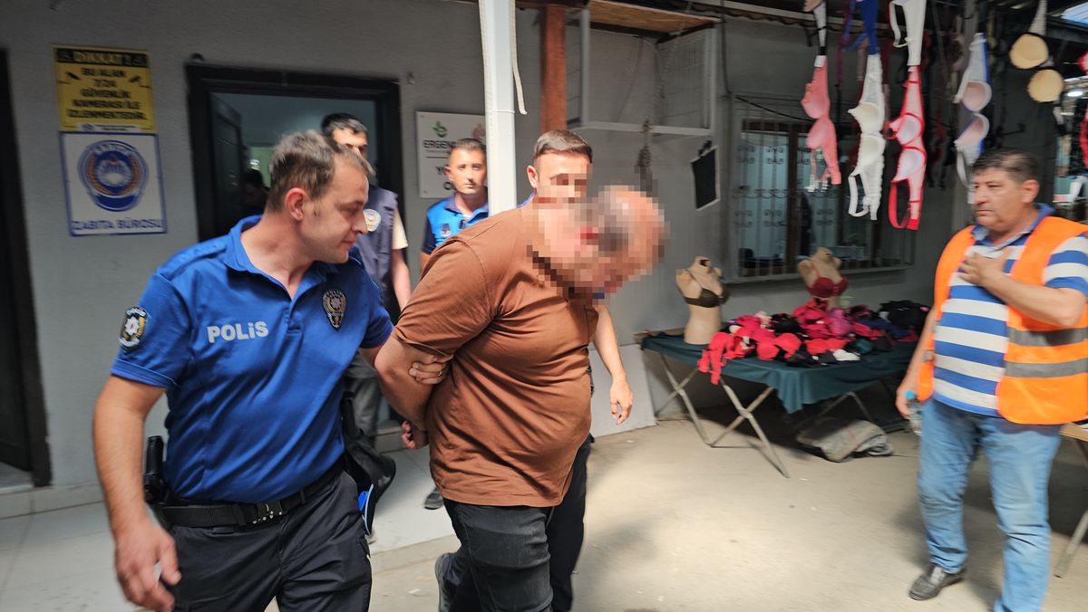 Edirne\'de Gizli Görüntü Çeken TIR Şoförü Gözaltında