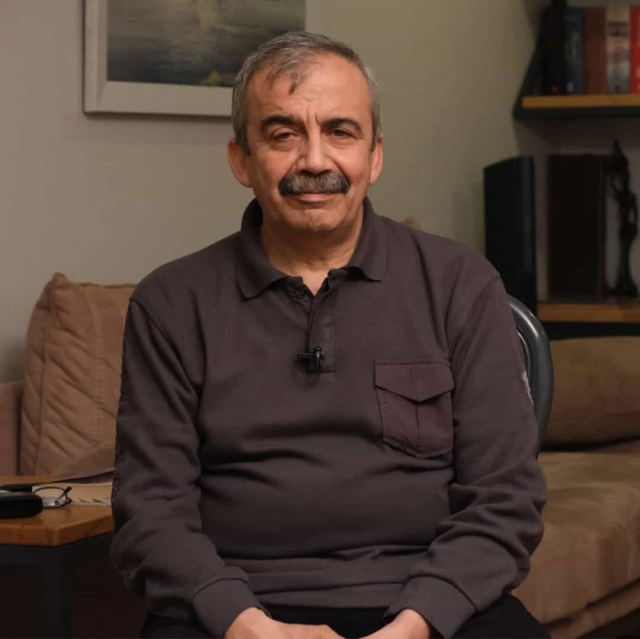 Sezen Aksu’dan vefa örneği! Özkan Uğur ve Sırrı Süreyya Önder için 10 bin fidan
