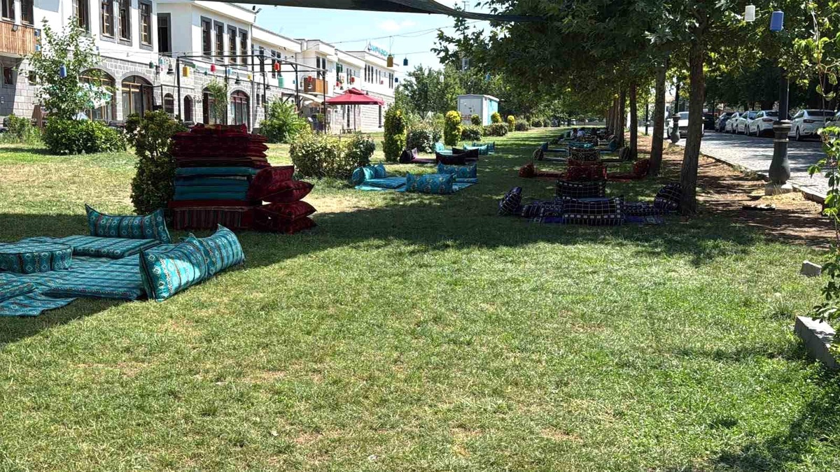 Diyarbakır\'da Aşırı Sıcaklar Sokakları Boş Bıraktı
