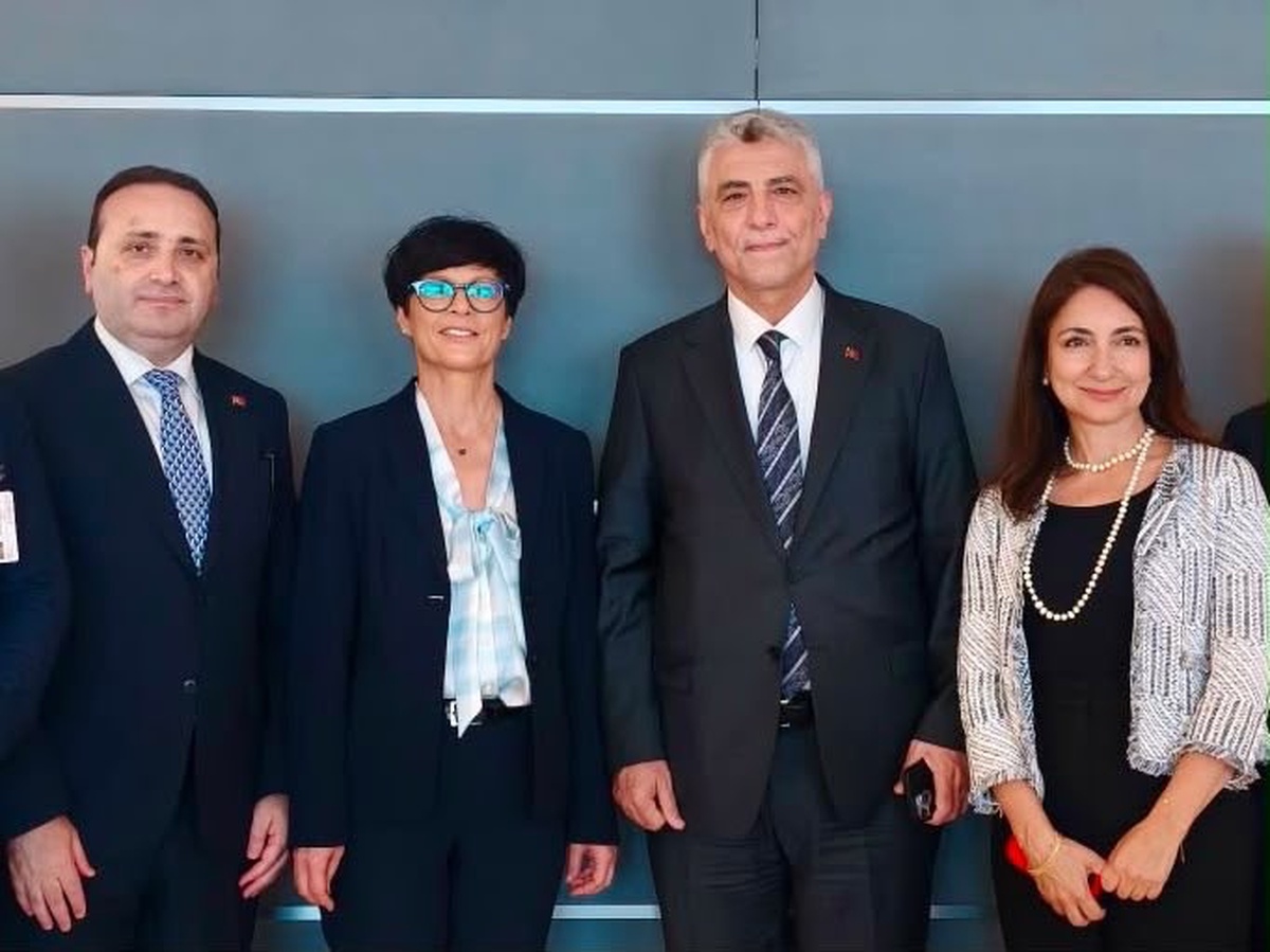 Bakan Bolat AB ile Ekonomik İşbirliğini Görüştü