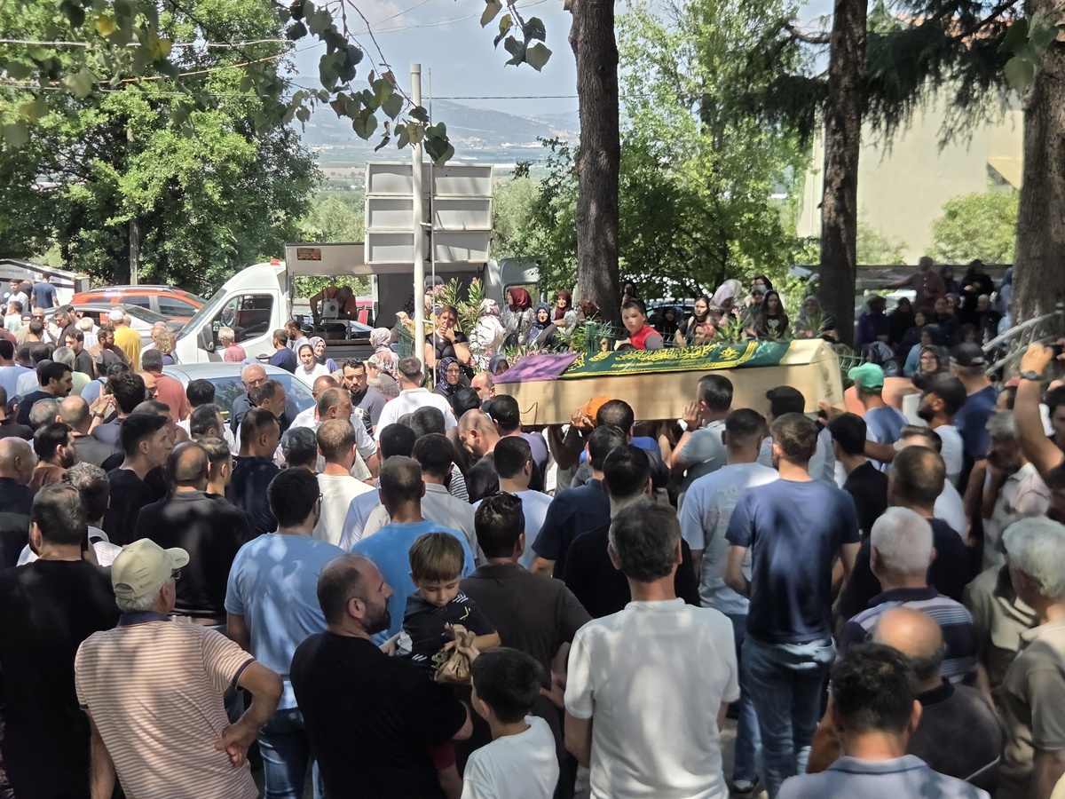 Çinarcık\'ta Motosiklet Kazası: Genç Çift Hayatını Kaybetti