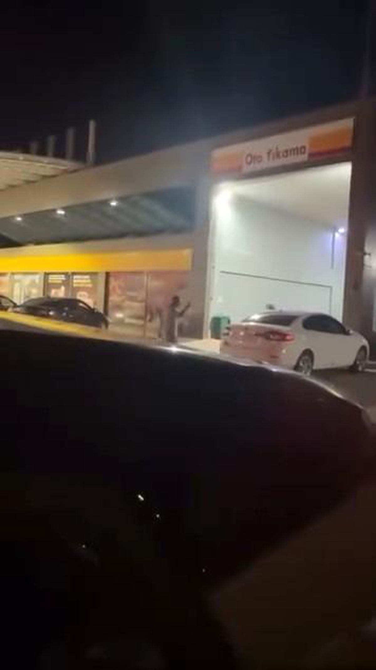 Bursa\'da Sopalı Kavga Kameralara Yansıdı