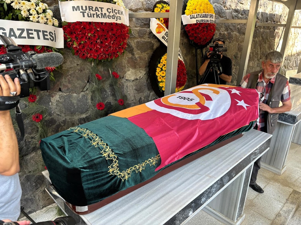 Aziz Üstel Son Yolculuğuna Uğurlandı
