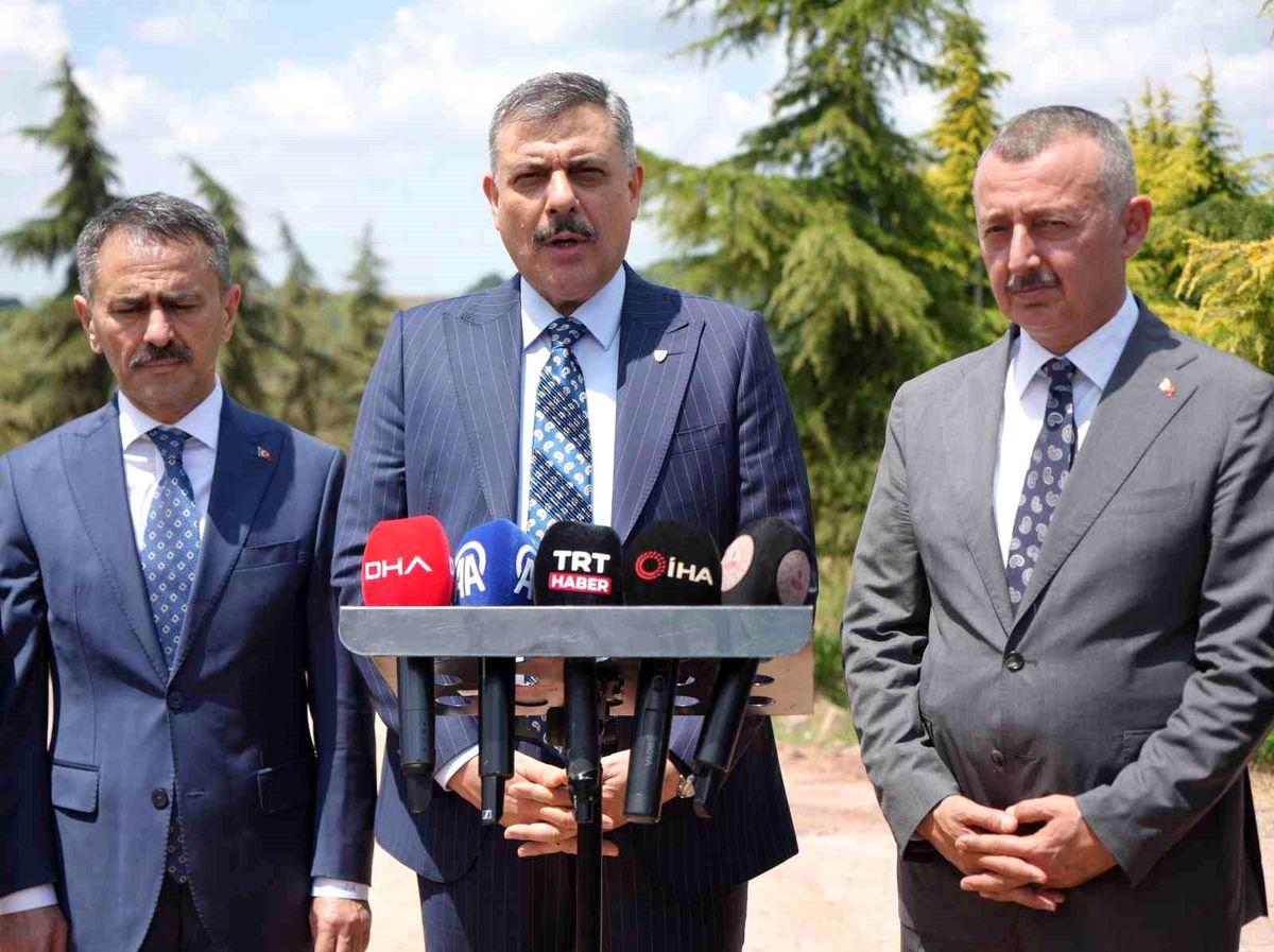 Bakan Çiftçi: Sokak hayvanlarının %92\'si barınaklarda