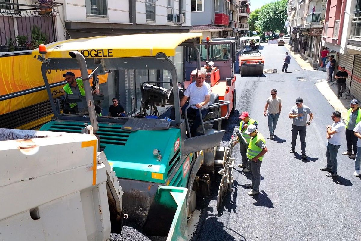 Başkan Yetişkin asfalt çalışmalarını yerinde inceledi