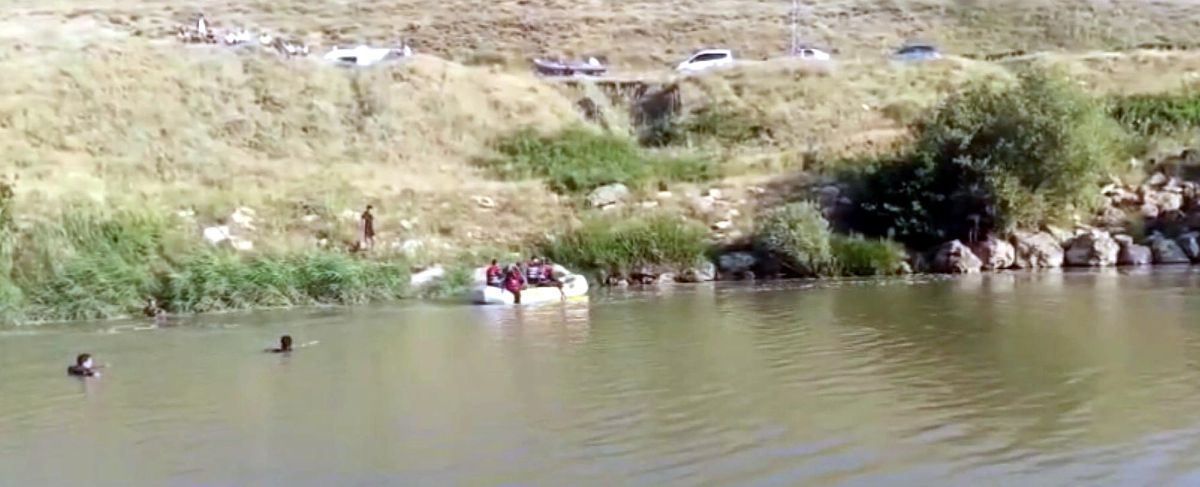 Bulanık\'ta Kardeşlerden Biri Suya Kapıldı