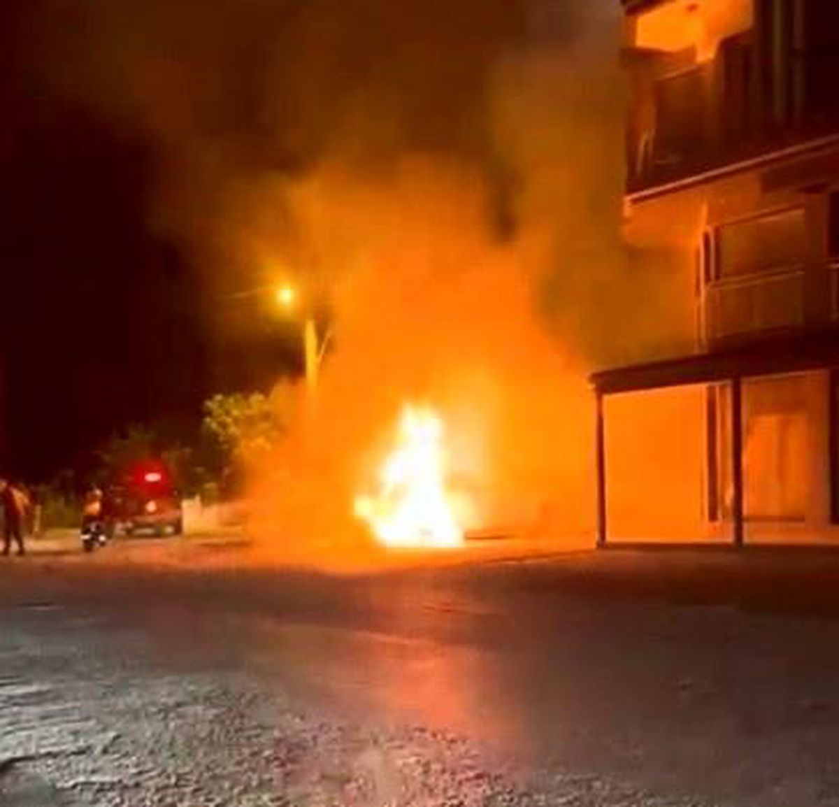 Dalaman\'da Elektrikli Araç Yangını Kontrol Altına Alındı