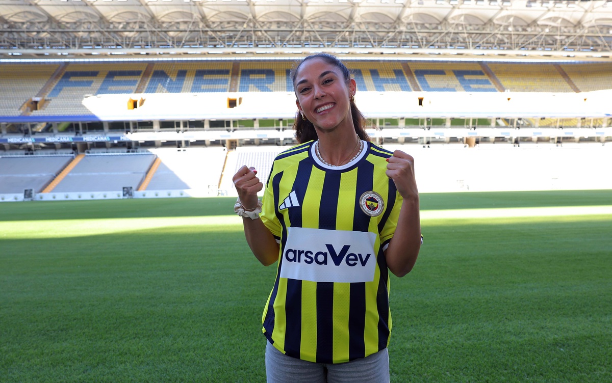 Fenerbahçe Kadın Futbol Takımı\'na Transfer