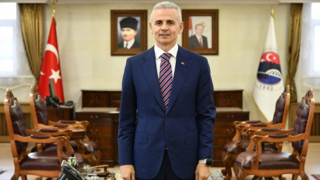 Görevden alınan Ardahan Valisi Çiçekli sessizliğini bozdu