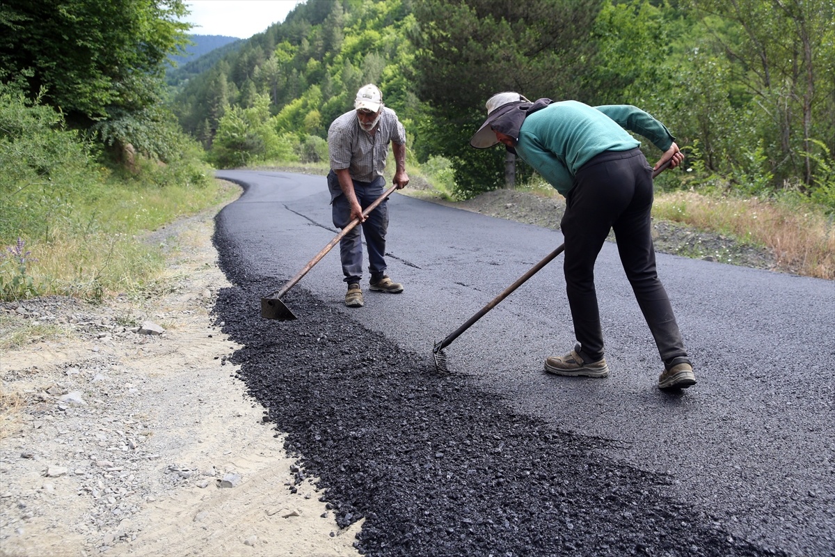 Kastamonu\'da Köy Yolları Asfaltlanıyor