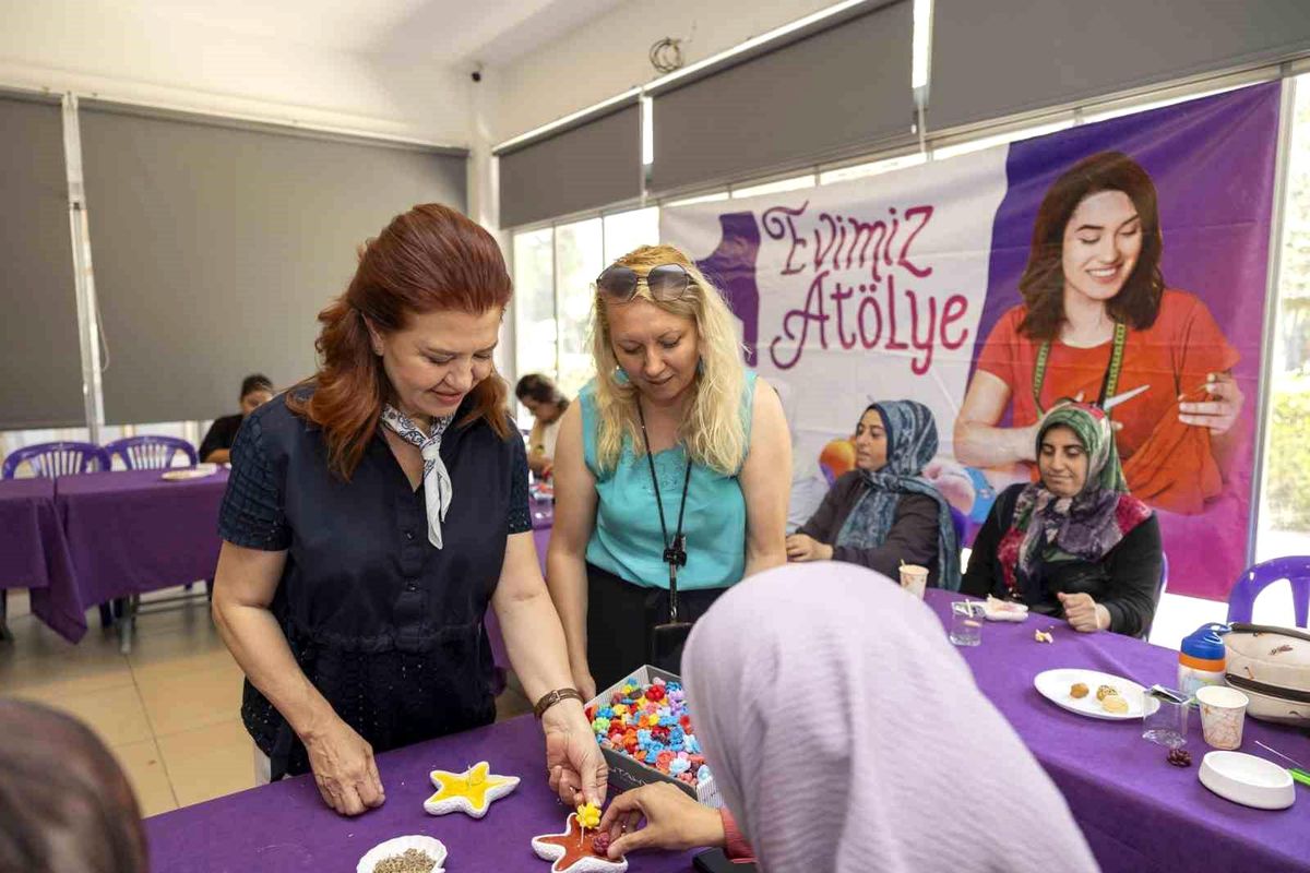 Mersin\'de kadınlar mum yapımını öğreniyor