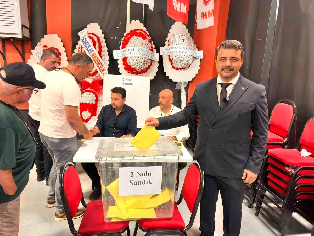 MHP Milas\'ta Tunahan Ongün yeniden ilçe başkanı seçildi