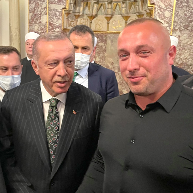 Mostar'ın savaşla yıkılan simgesi bugün milyonları ağırlıyor