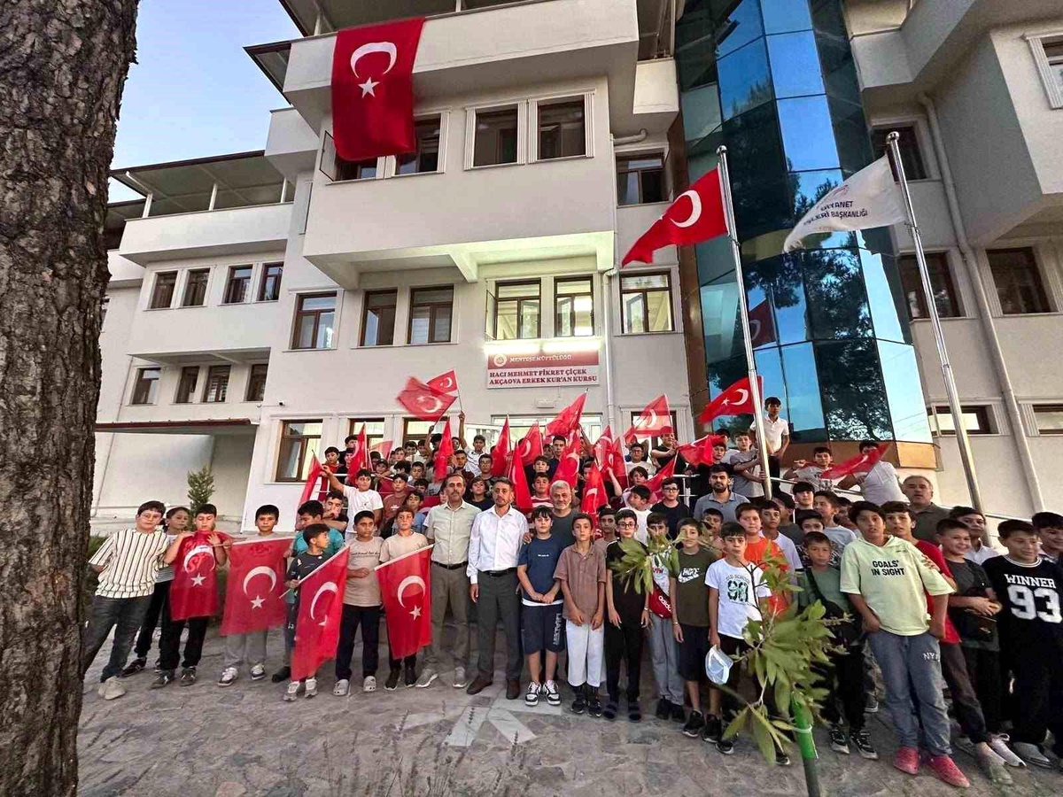 Menteşe\'de şehitler için anlamlı yürüyüş