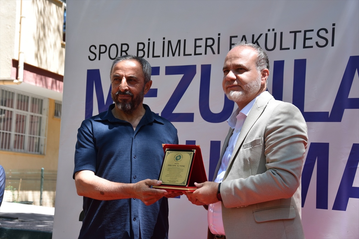 Spor Bilimleri Mezunları Bir Araya Geldi