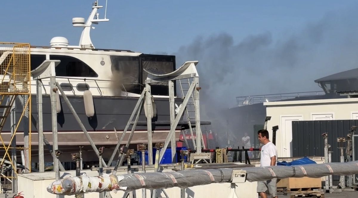Pendik Marina\'da Tekne Yangını