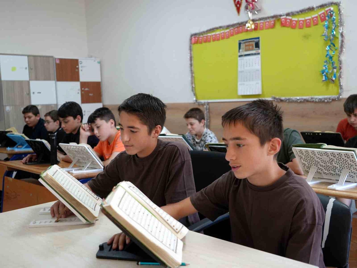 İkiz Kardeşler Hafız Oldu